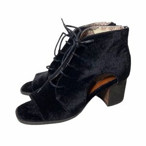 Band of Gypsies | Amelia Cut-out Ankle Booties